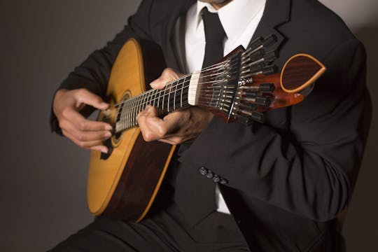 Passeio pedestre de fado com show de música ao vivo