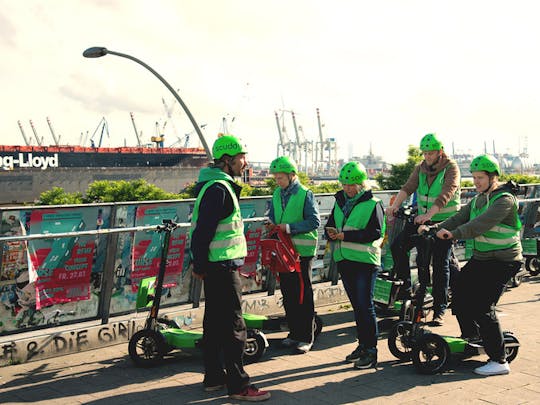 Hamburg HafenCity recorrido de 2 horas con Scuddy e-scooter