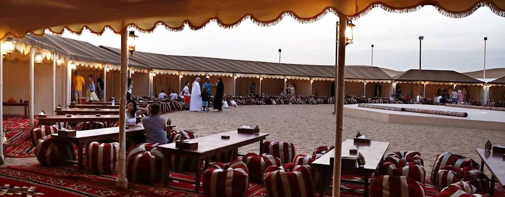 Safari sulle dune rosse con cena barbecue e spettacolo di danza Tanoura al campo di Al Khayma