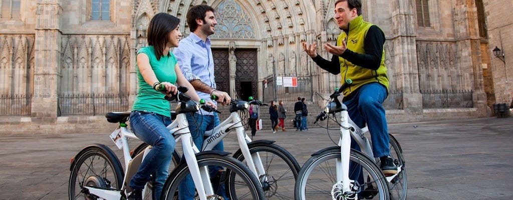 Barcellona - tour delle attrazioni in e-bike e biglietti prioritari per la Sagrada Familia