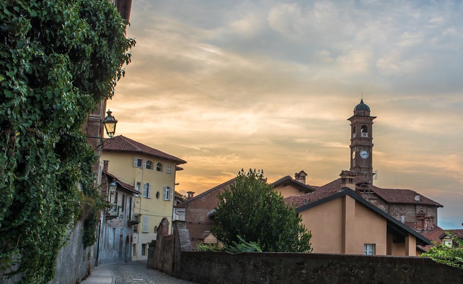 Saluzzo Guided Tour (Half day)