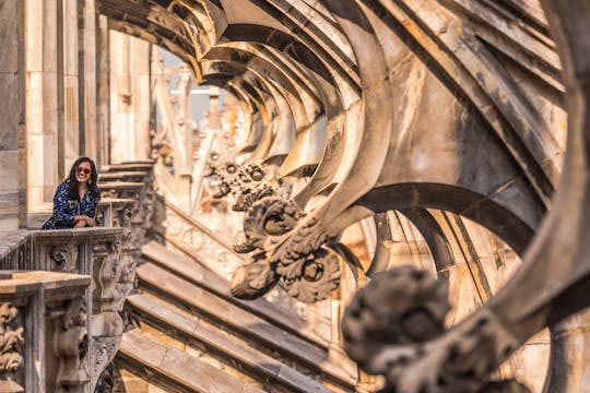 Acceso directo a la catedral del Duomo de Milán con visita guiada a la azotea