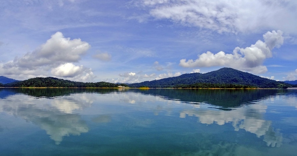 Discover Honeymoon Destinations In Malaysia - Lake Kenyir