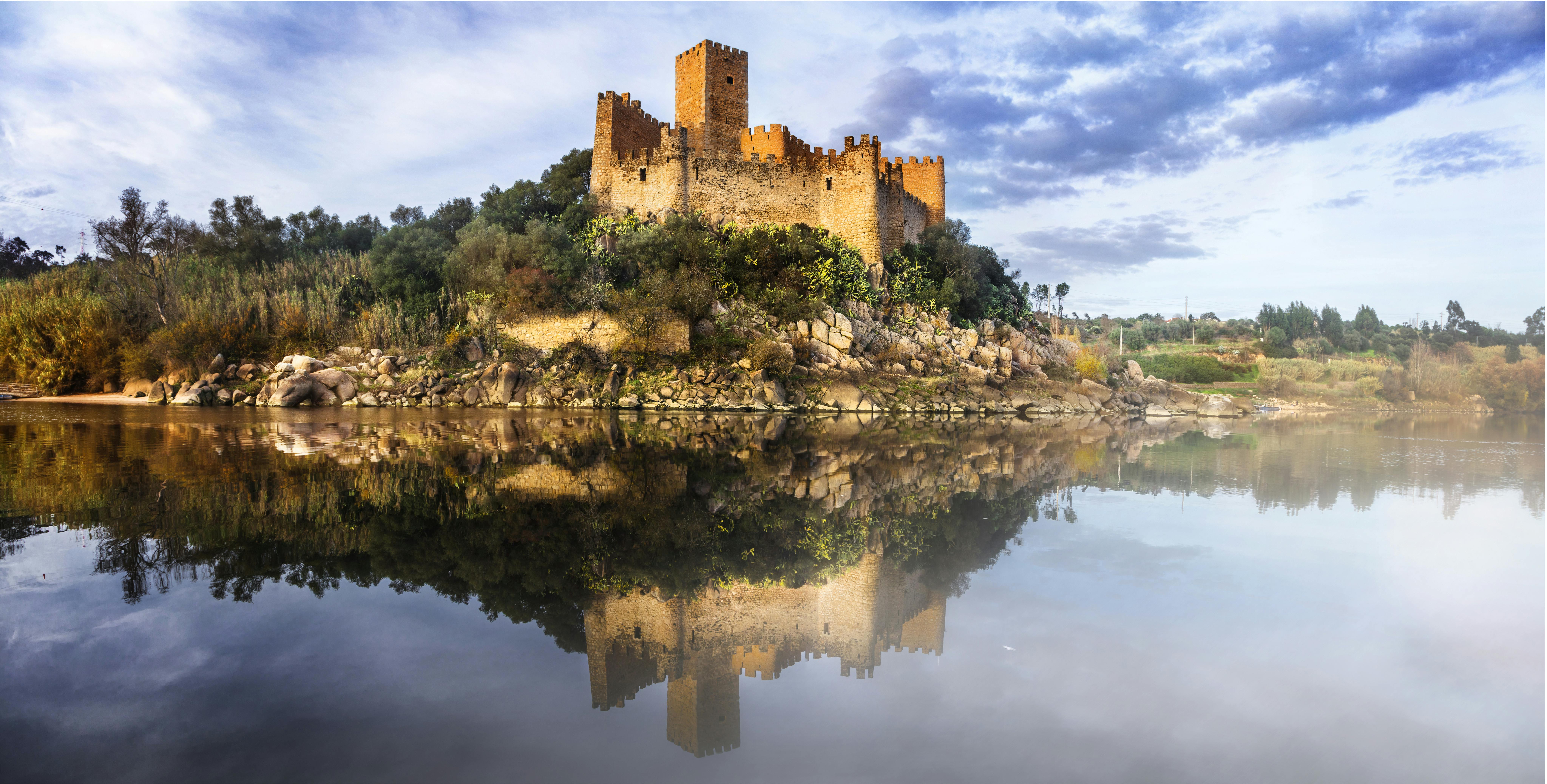 Knights Templar private tour from Lisbon: Tomar, Almourol and Dornes