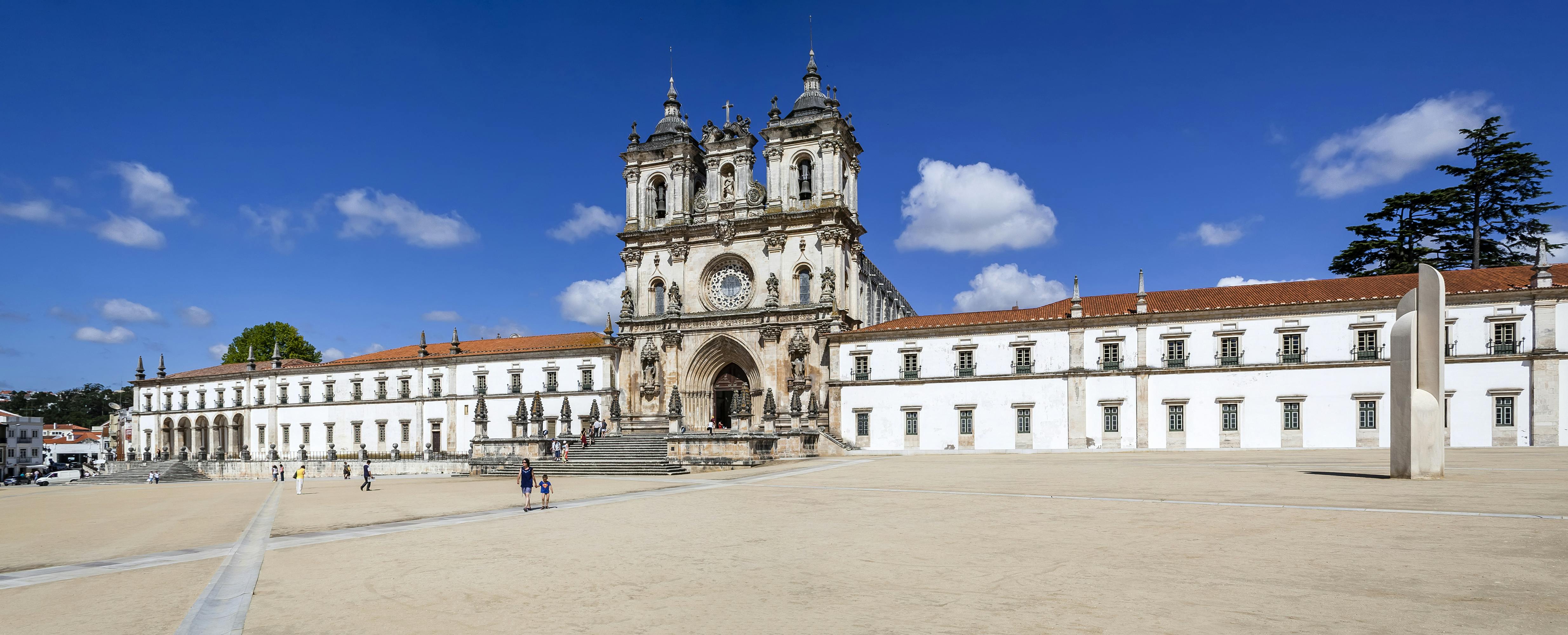 Fátima, Batalha, Alcobaça, Nazaré en Óbidos privétour vanuit Lissabon