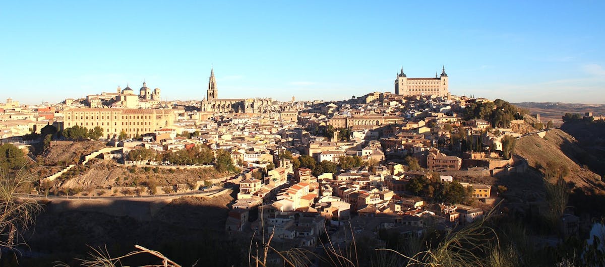 Visita guidata di Toledo da Madrid con visita di una cantina locale, degustazione di vini e ingresso a 7 monumenti