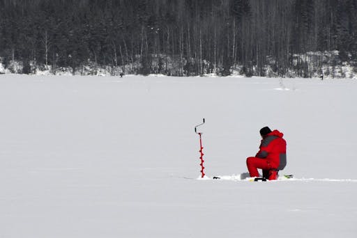 Ice-Fishing-and-Husky02.jpg