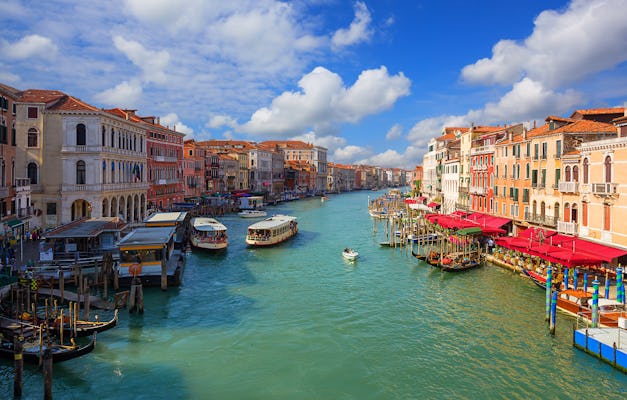 Transfer per watertaxi van de luchthaven Marco Polo naar het centrum van Venetië