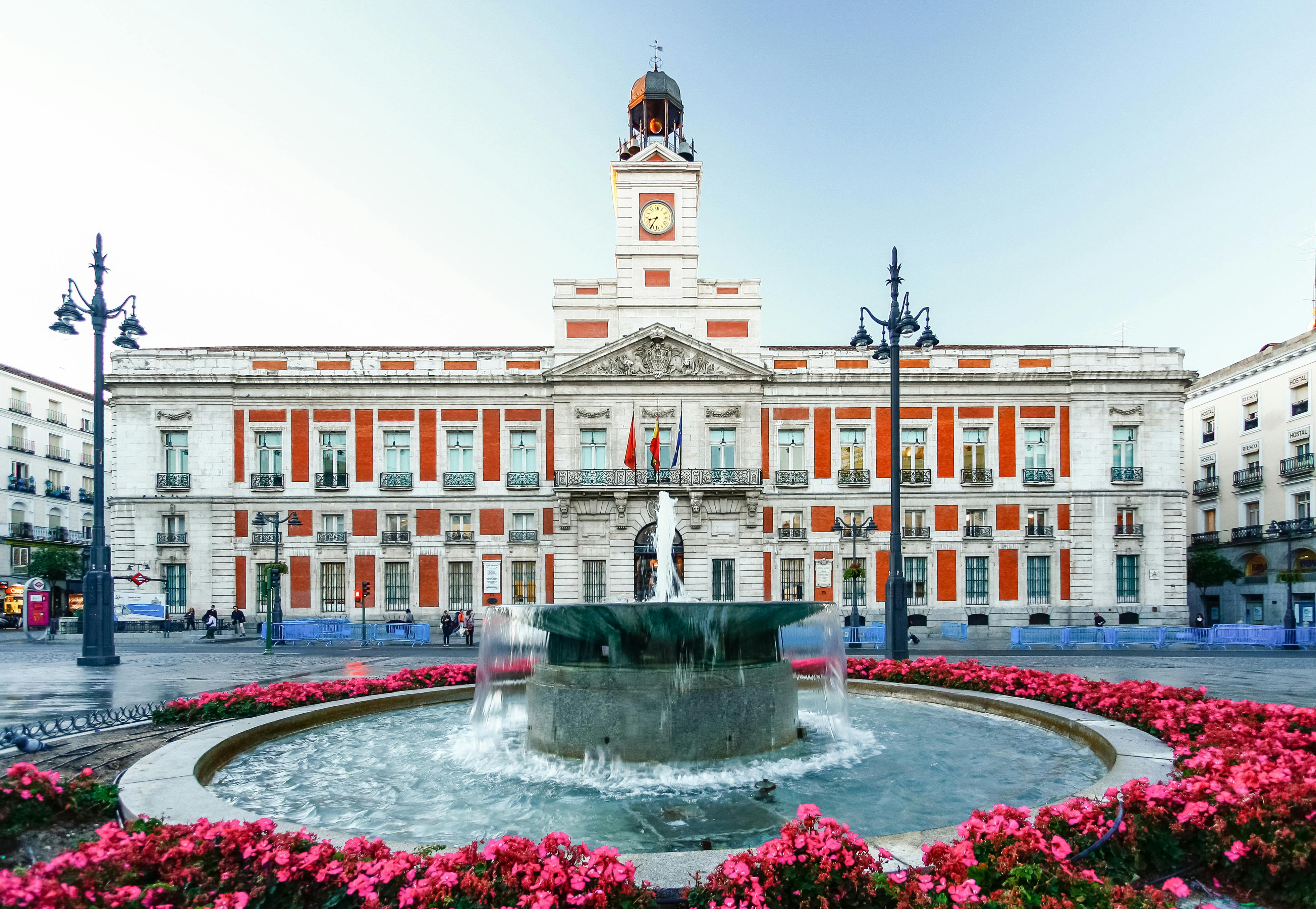 Private tour of the Bourbons' Madrid with a local guide