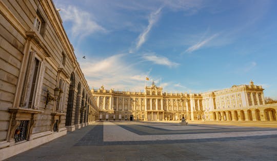 Rundvisning med hurtig indgang til Det Kongelige Slot i Madrid og El Retiro-parken