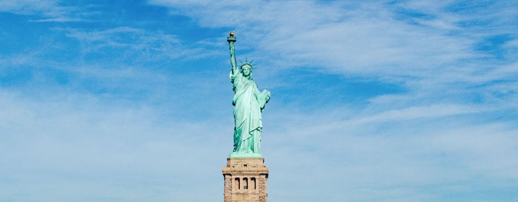 Tour della Statua della Libertà con accesso al piedistallo e visita a Ellis Island
