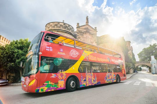 Tour hop-on hop-off em ônibus da City Sightseeing por Palma de Maiorca