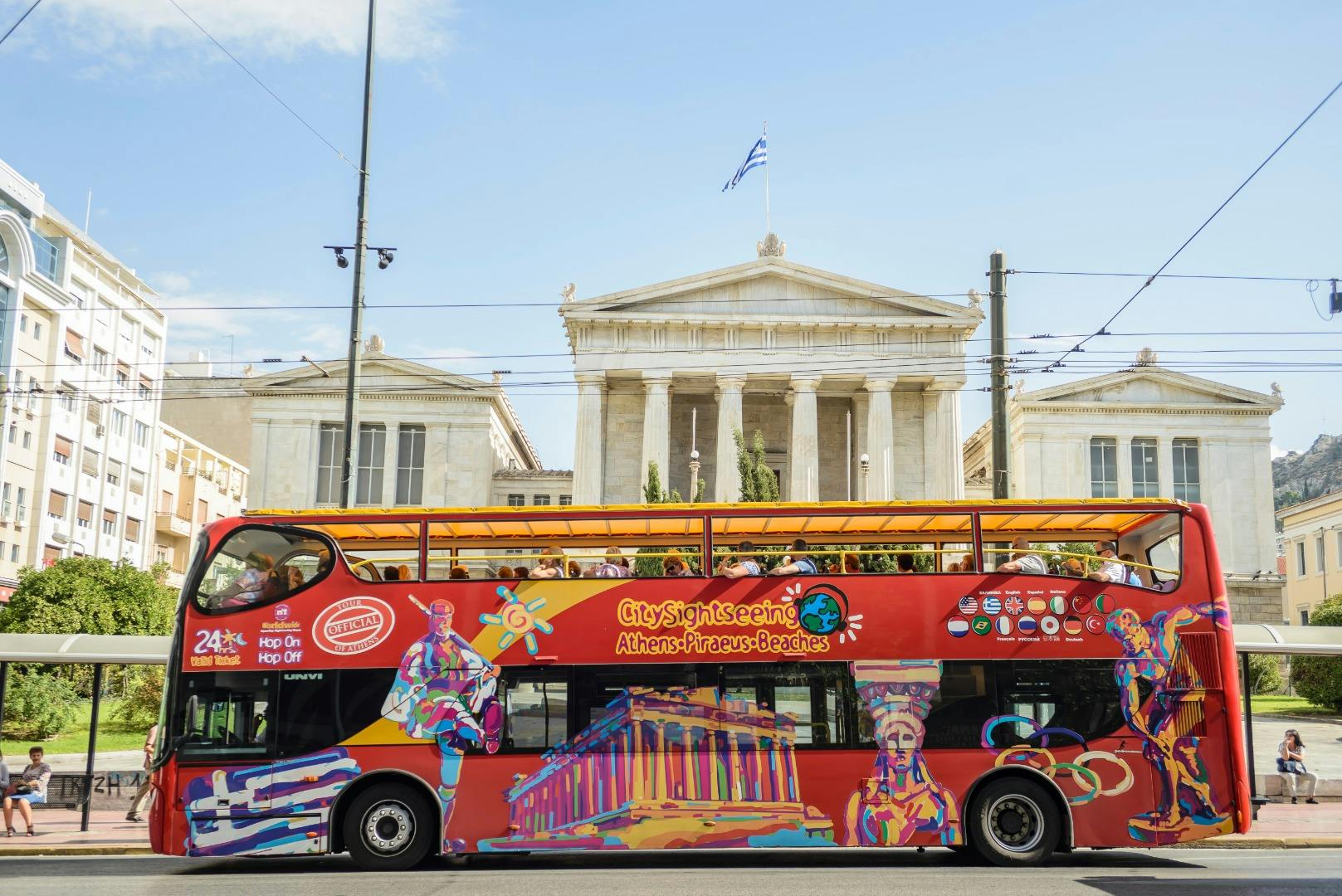 City Sightseeing hop-on hop-off bustour door Athene