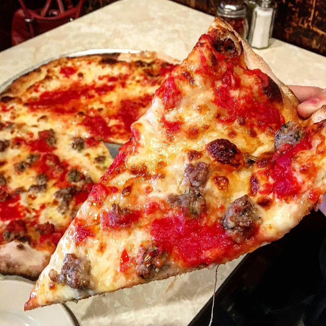 Pizza Beer and History Tour in New York Musement
