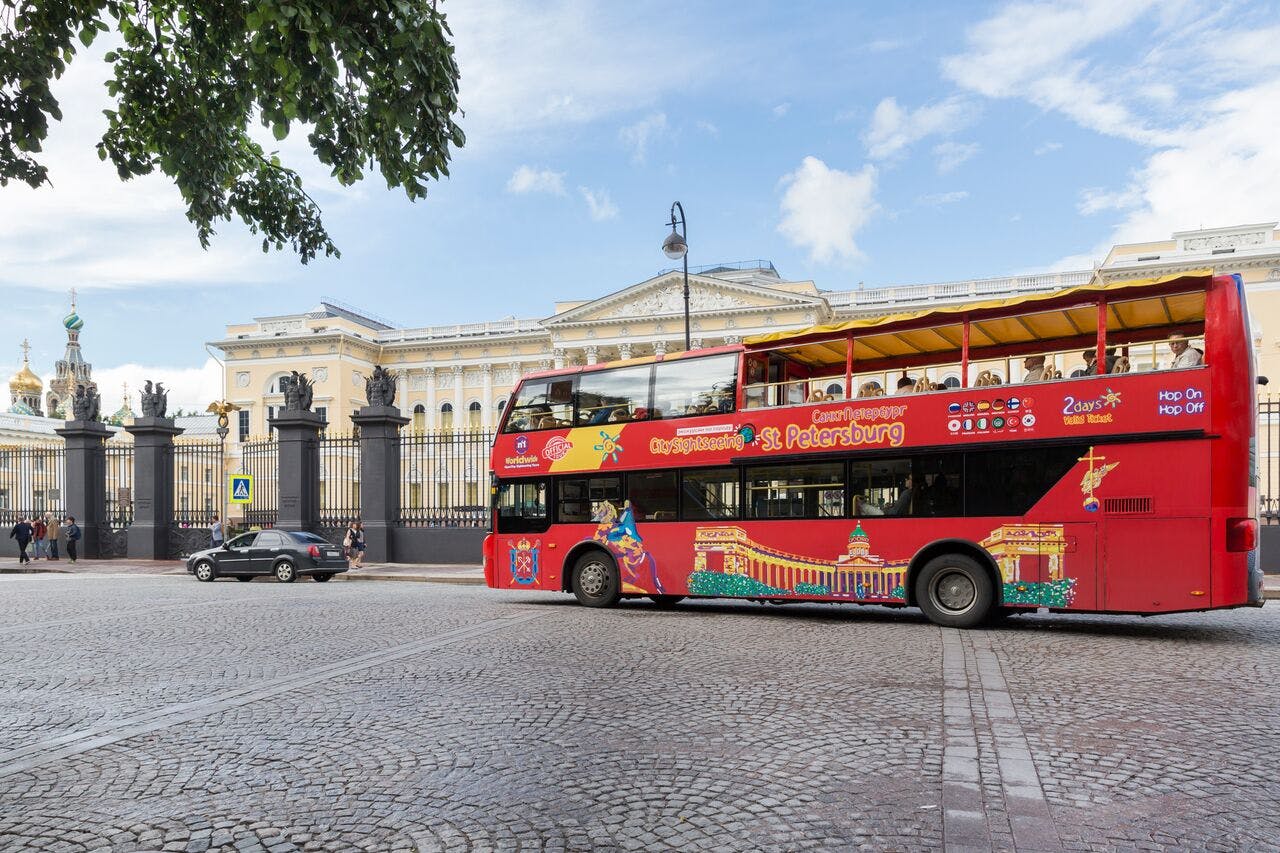 Автобусная экскурсия по Санкт-Петербургу City Sightseeing. Автобус City Sightseeing Санкт-Петербург. Питер автобус двухэтажный экскурсии City Sightseeing. Hop on Hop off Санкт-Петербург. Экскурсионные автобусы в санкт петербурге