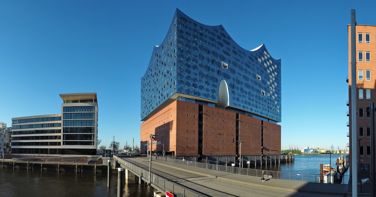 HafenCity tours and attractions in Hamburg