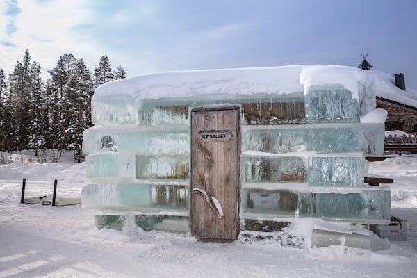 Noite ártica com sauna de neve