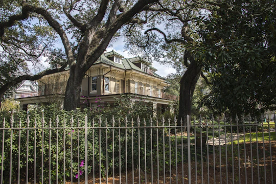 Garden District and Lafayette Cemetery Tour