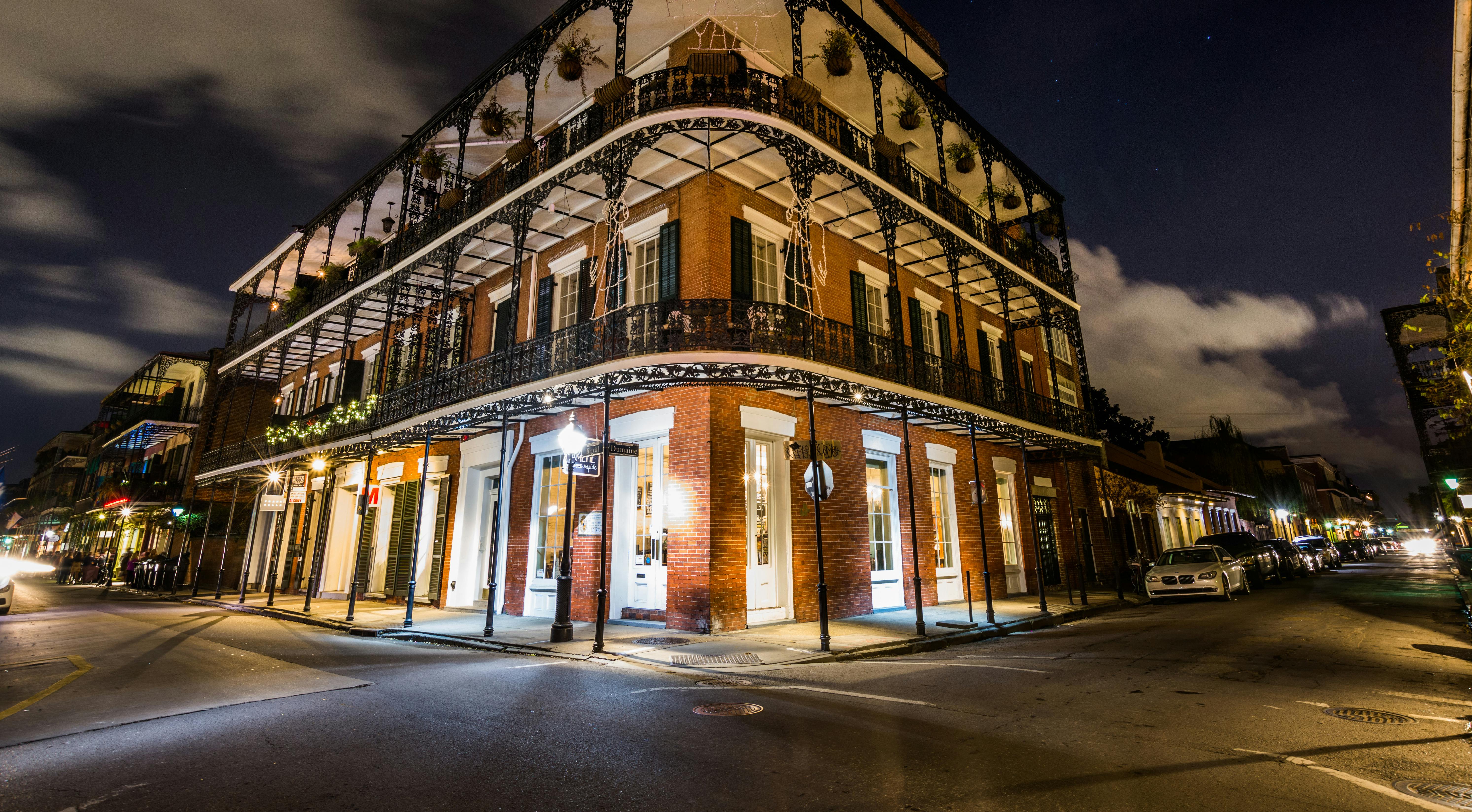 Spooky kid-friendly family ghost tour