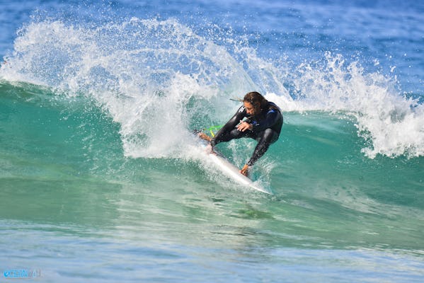 Curso de surf en la escuela Shock Wave en Fuerteventura