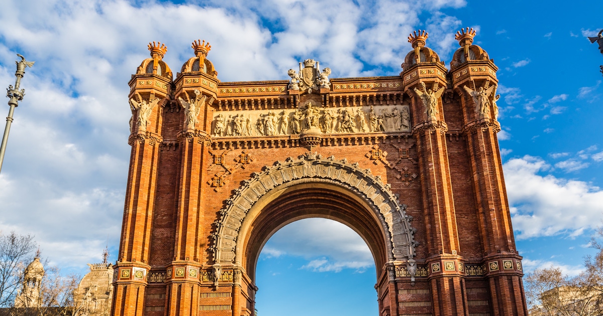 Tours and guided visits to Barcelona's Arc de Triomf  musement
