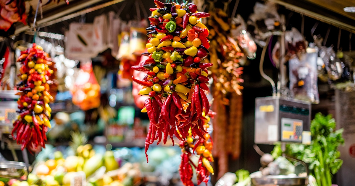 Guided tours and tasting tours at Triana Market Guided tours and tasting tours at Triana Market