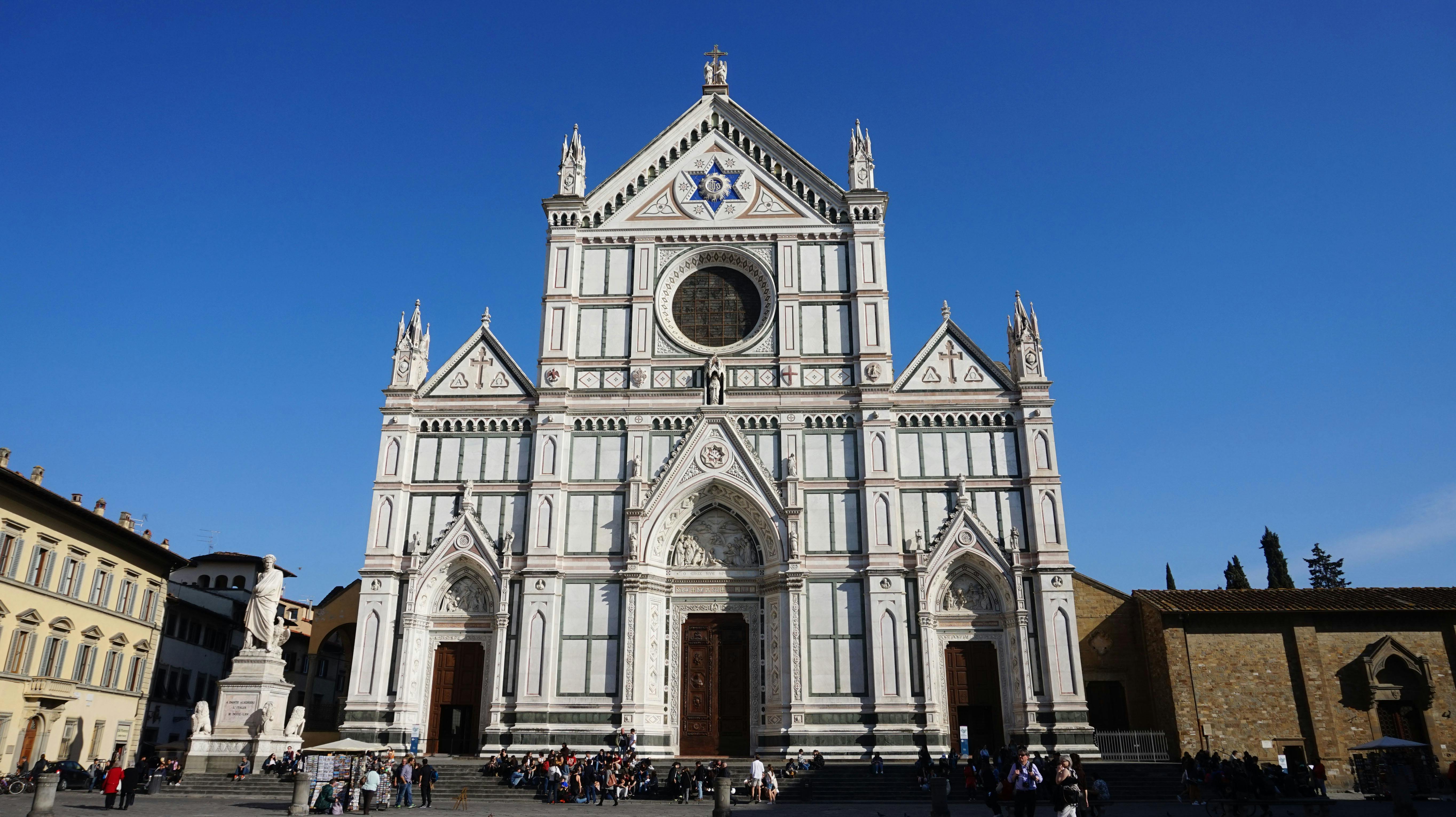 Visita a la basílica de la Santa Cruz de Florencia