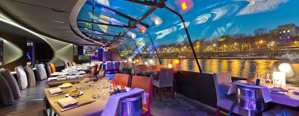 Crucero por el río de Nochevieja con cena en Bateaux Parisiens