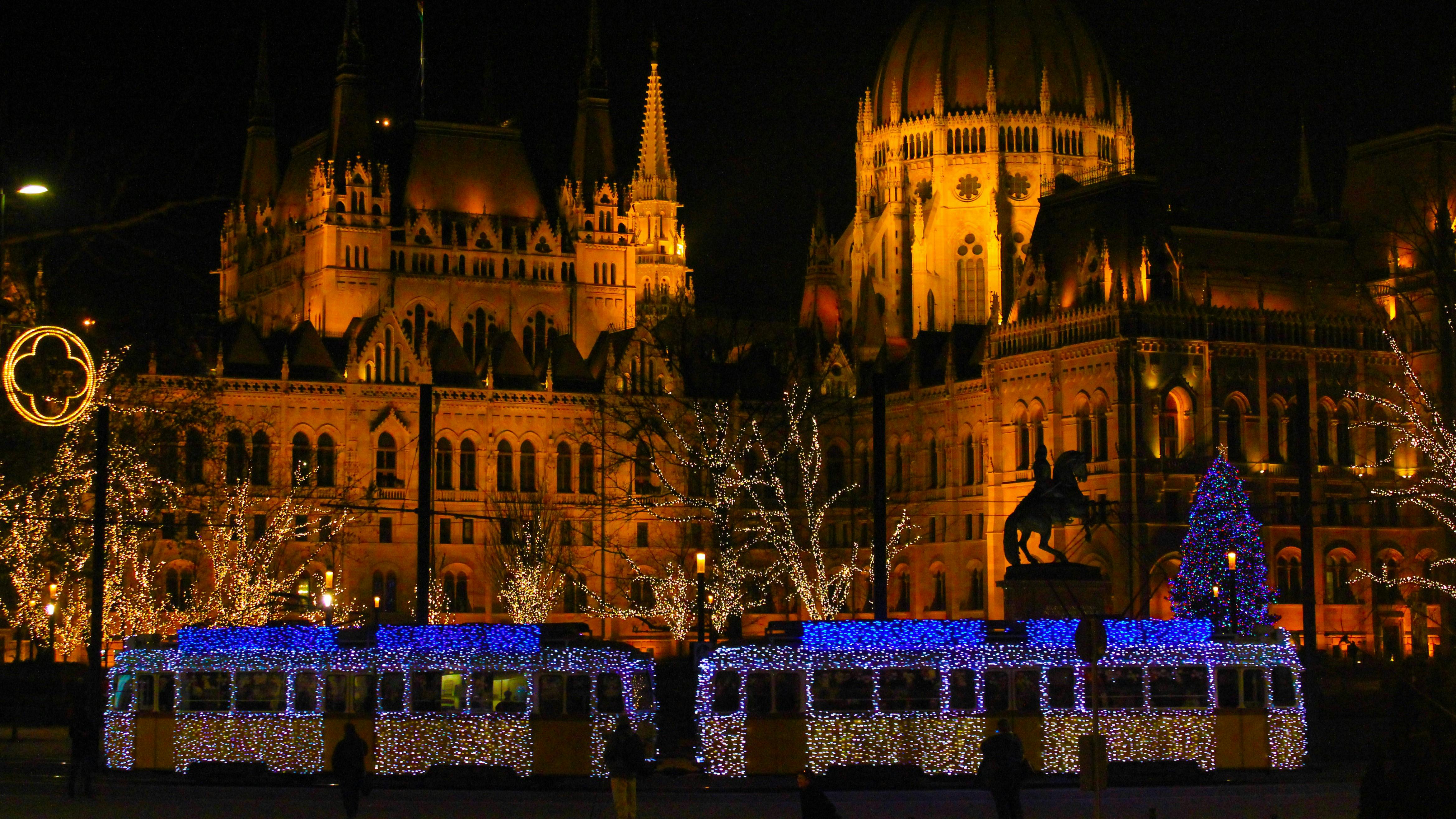 Budapester Weihnachtsmarkttour mit Basilika-Besuch und Weinprobe