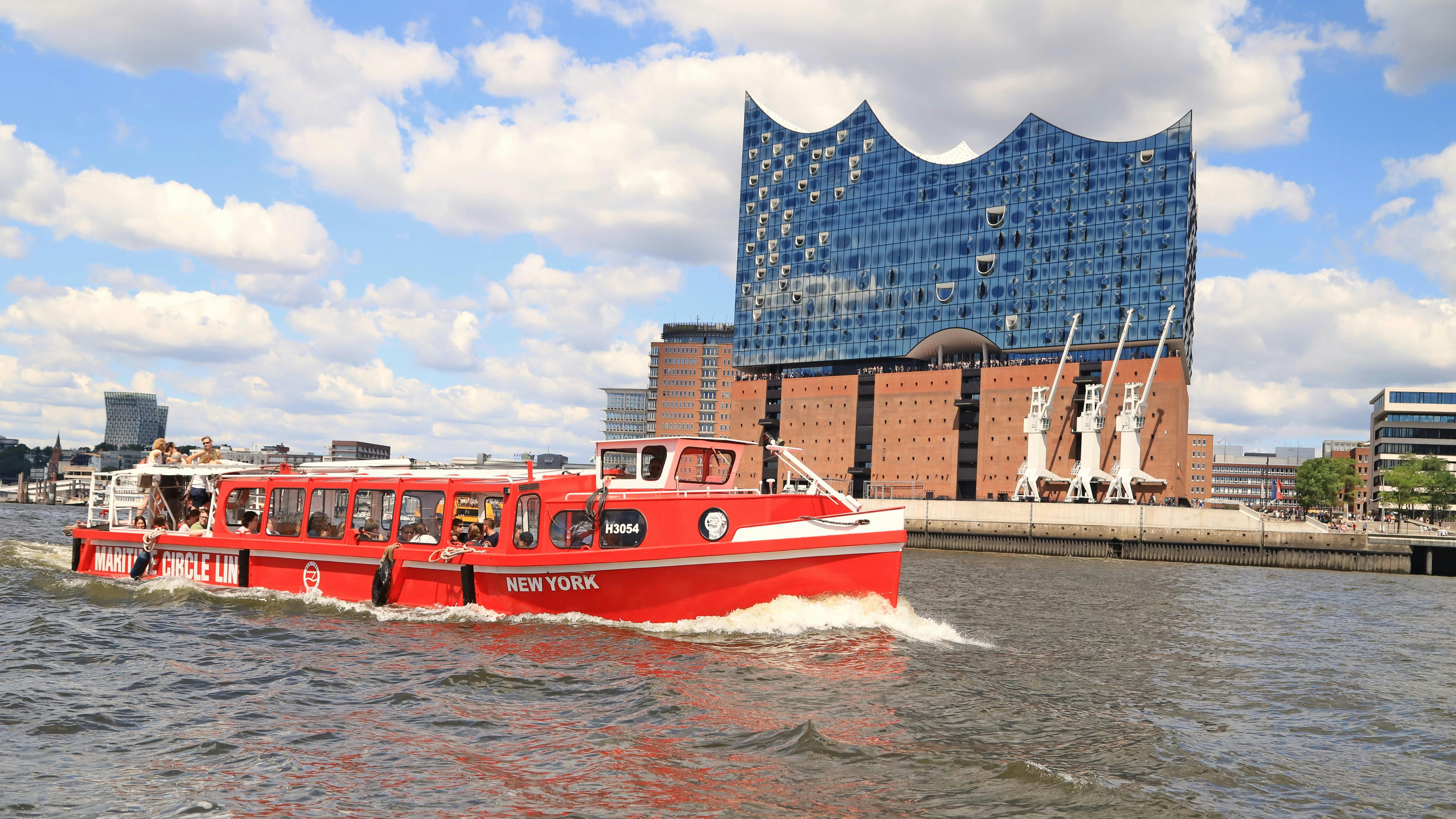 Hop on off boat tour in Hamburg Musement