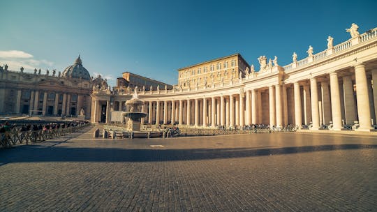 Vatican Museum guided tour and city sightseeing Rome  hop-on hop-off