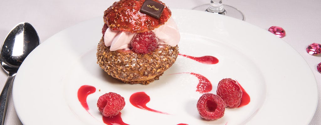 Valentine's day dinner and show at Lido Paris