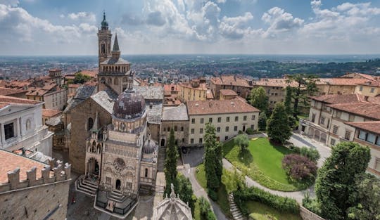 Viagem de um dia a Bergamo em Upper Town saindo de Milão