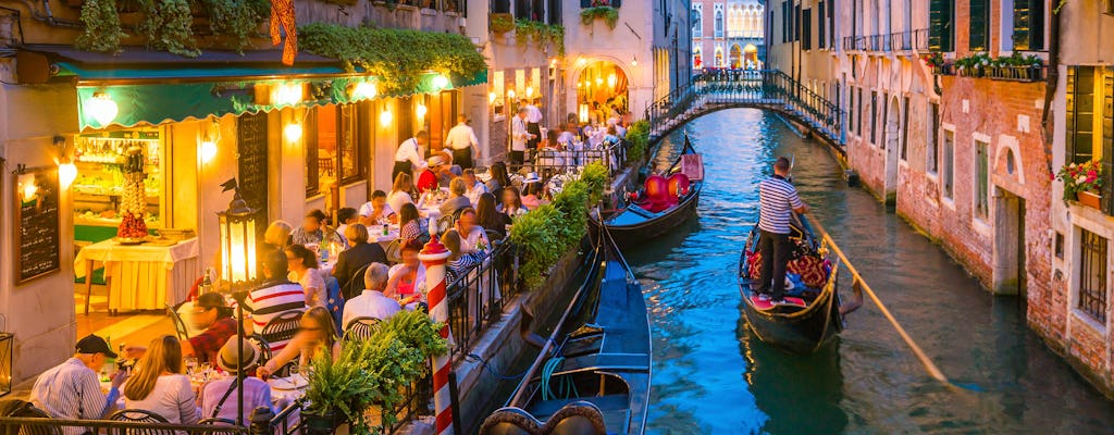 Grand Canal by Gondola tour with singer and dinner