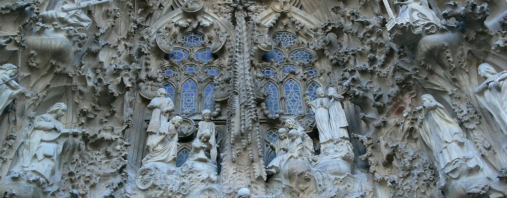 Tour semiprivato della Sagrada Familia con ingresso prioritario