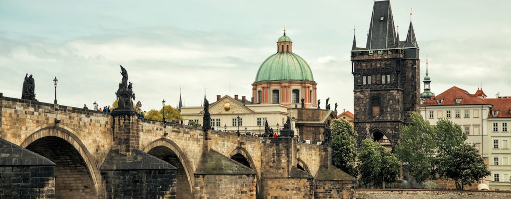 Tour de 6 horas por Praga com cruzeiro de barco pelo rio e almoço