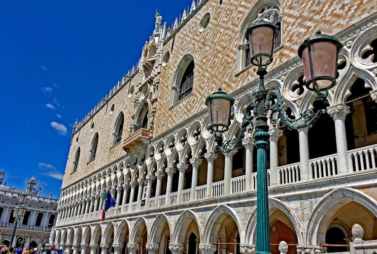 Venice walking tour with Doge's Palace and Golden basilica