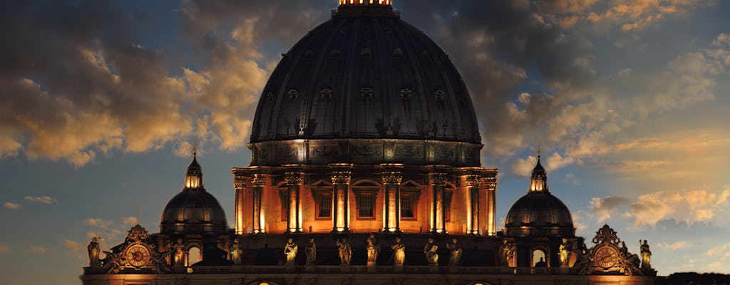 Illuminated Rome bus tour with dinner