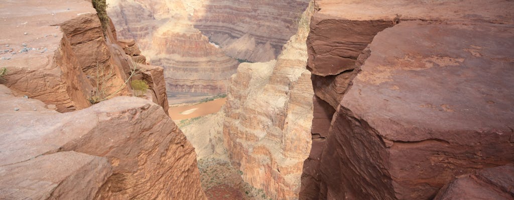 Grand Canyon West Rim per luxe limo van met Skywalk-tickets