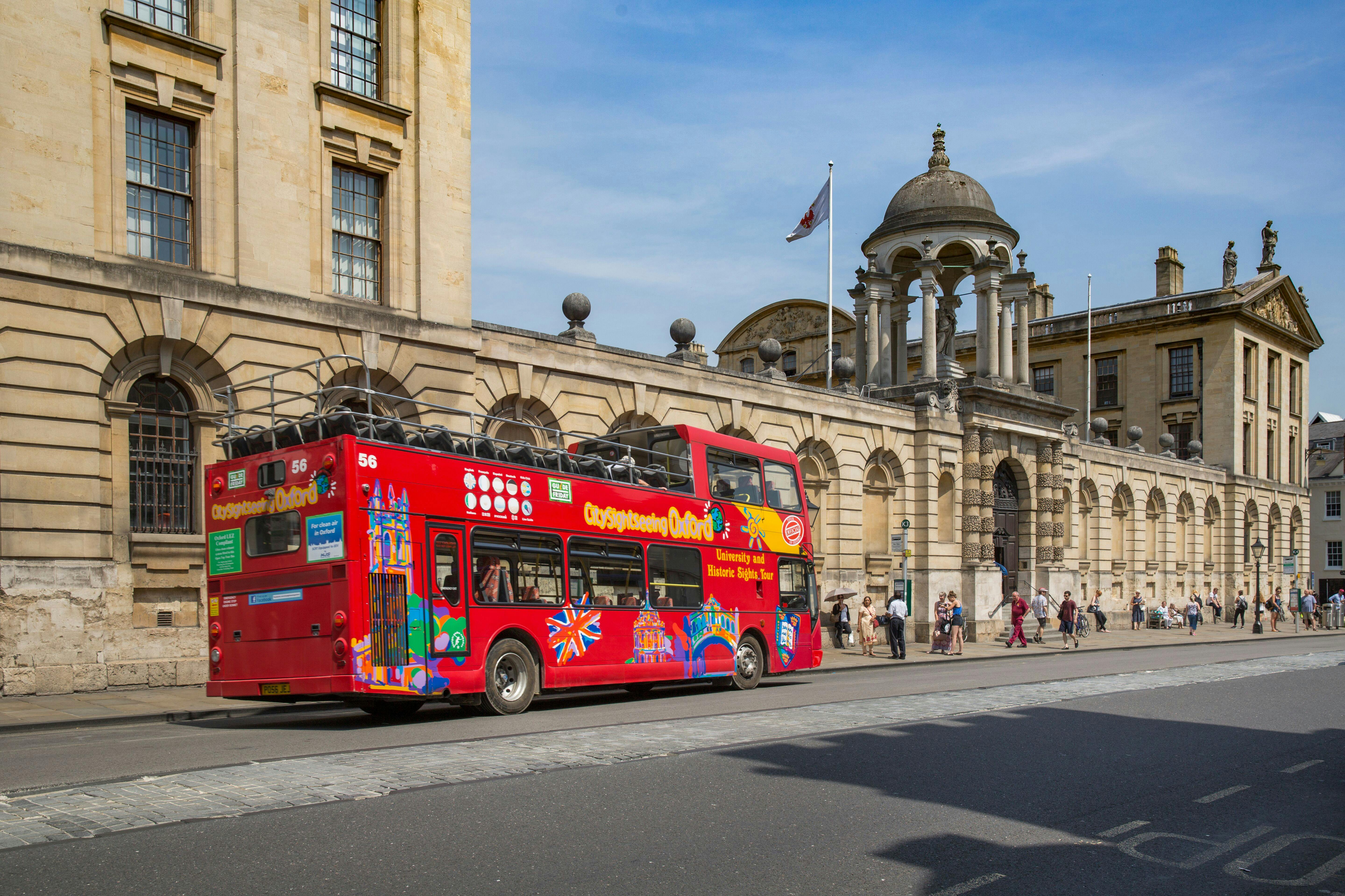 Visite d'Oxford en bus à arrêts multiples City Sightseeing avec la tour Carfax en option