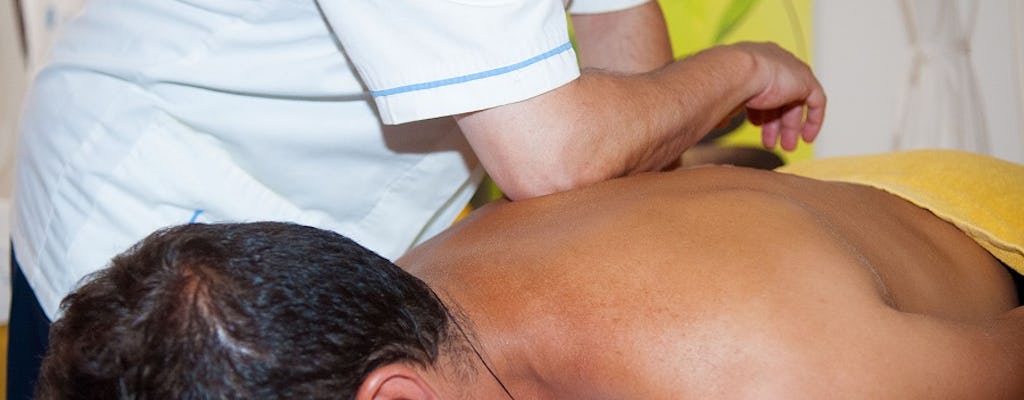 Deep tissue 60' minutes massage in Santorini