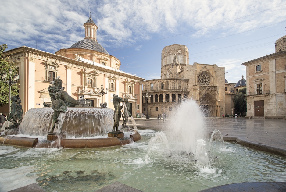 Валенсия фото. Plaza de la Virgen Валенсия. Валенсия Испания площадь де ля Вирген. Пласа-де-ла-Вирхен». Тенорио де Валенсия.