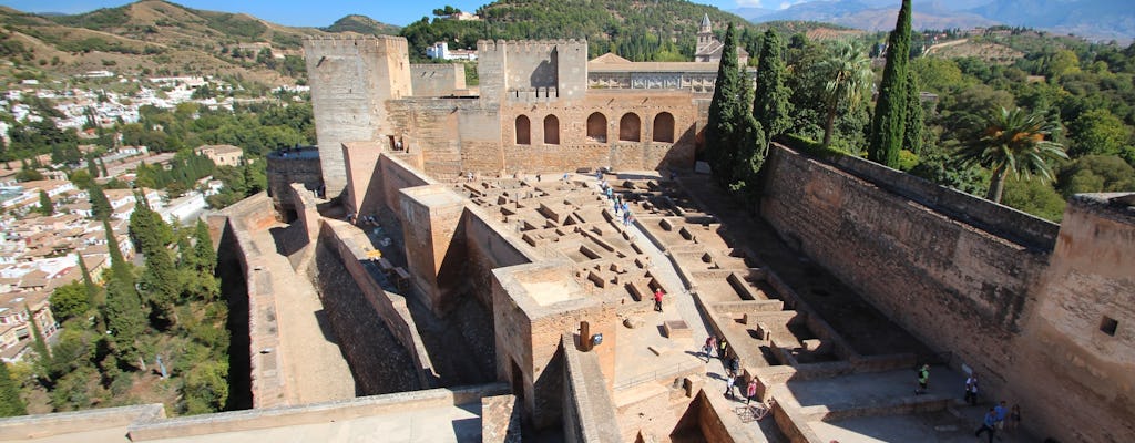 Biglietti salta fila e audioguida per l'Alhambra, Palazzo di Carlo V, Generalife e Alcazaba