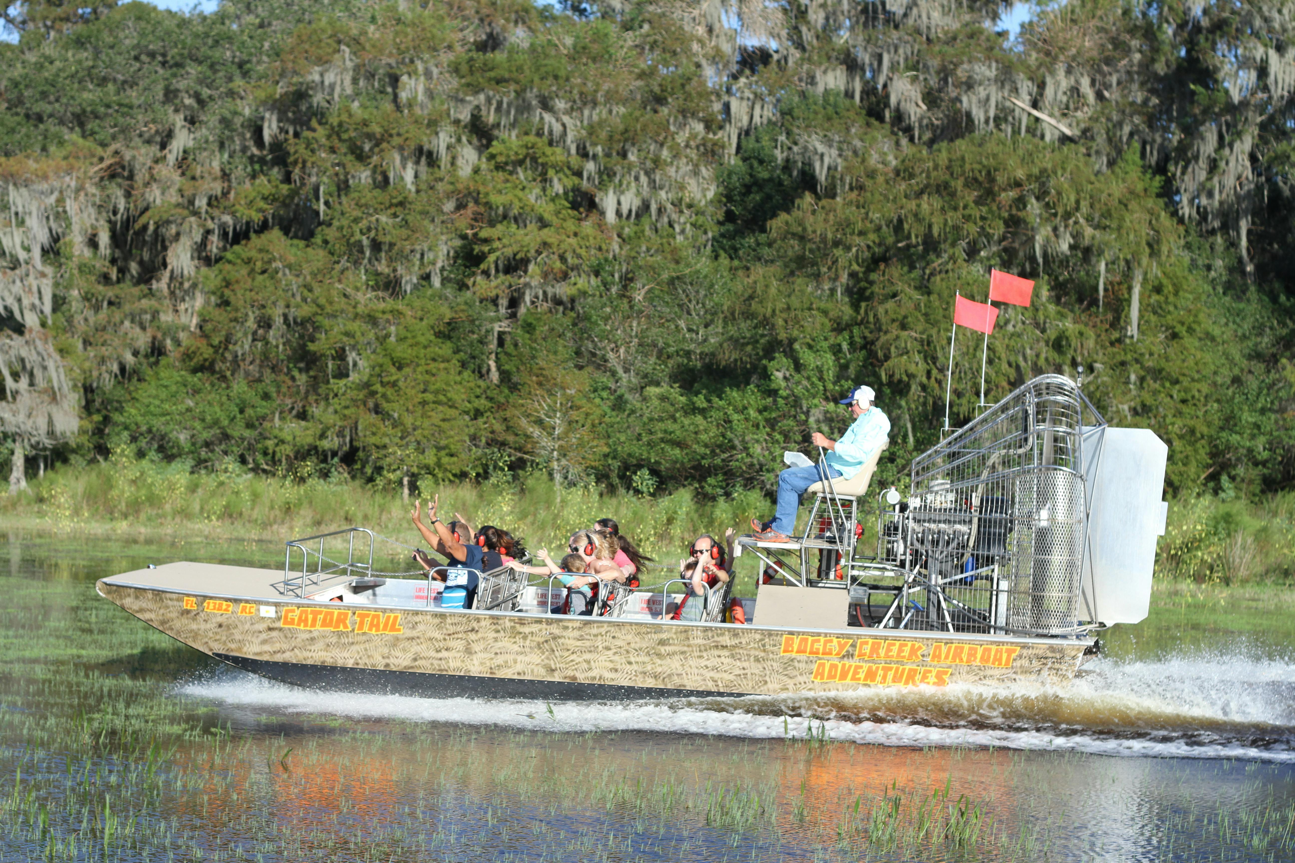 Excursão de aerobarco privada de uma hora no Everglades da Flórida Central com entrada no parque