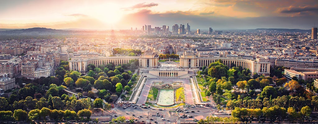 Entradas sem fila para a Torre Eiffel com audioguia