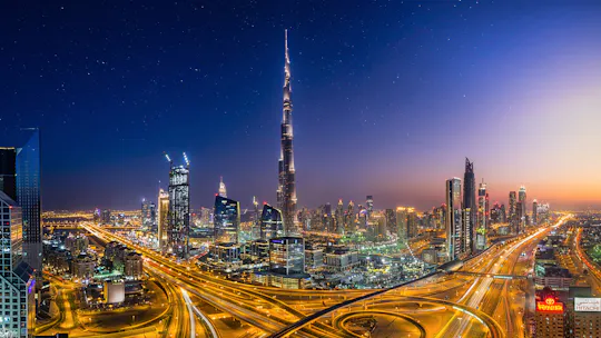 Dubai om aftenen