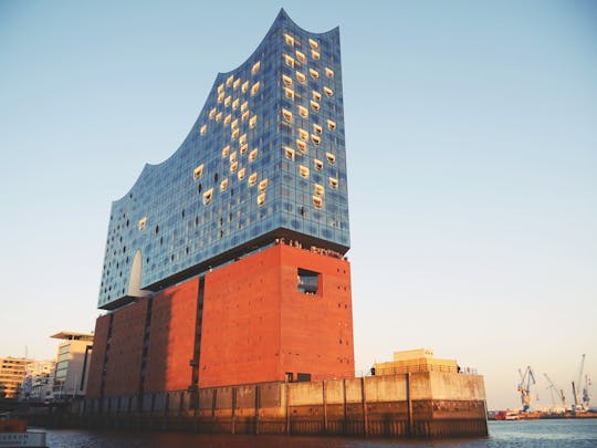 Elbphilharmonie z przewodnikiem i rejs wzdłuż portu w Hamburgu