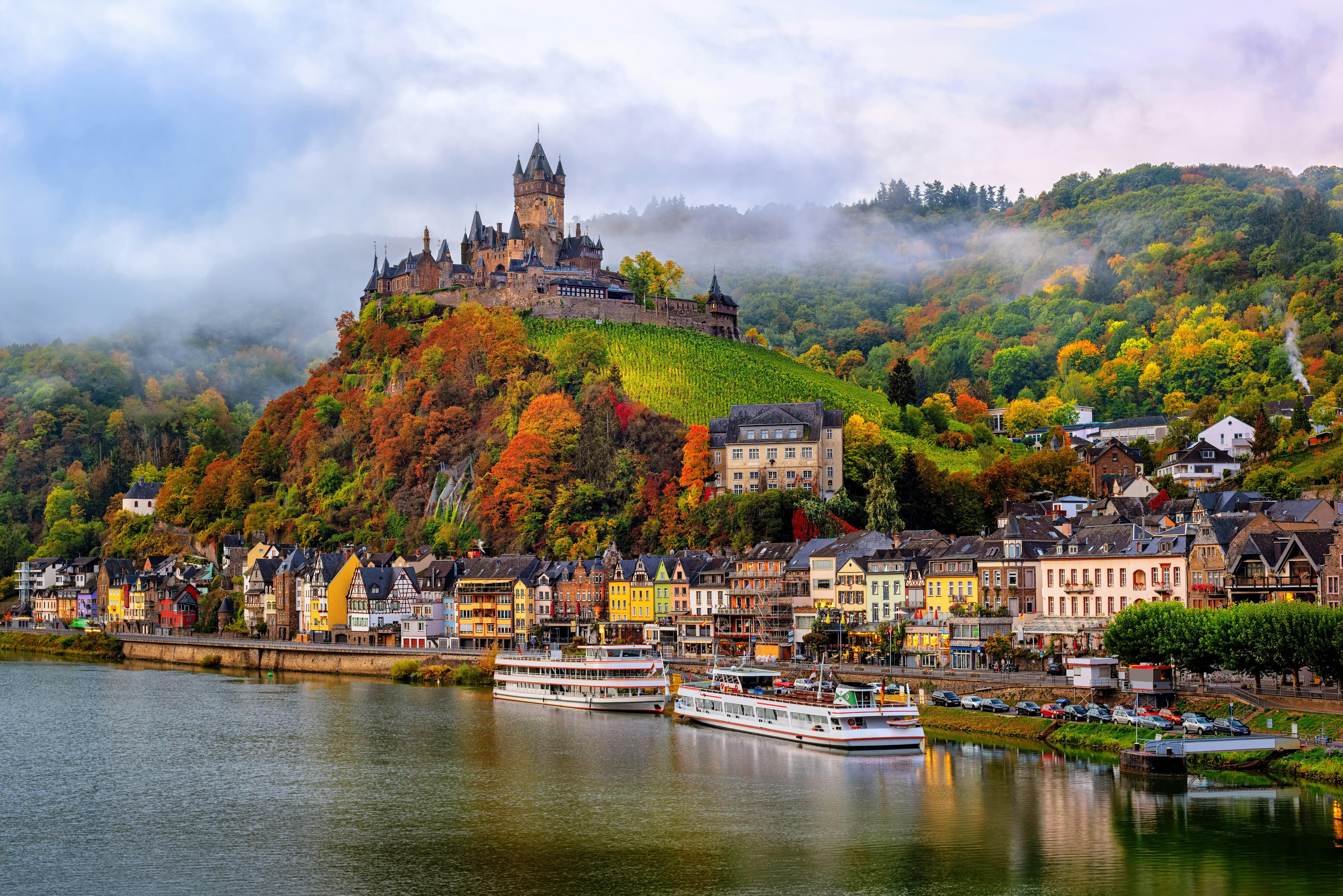 Germania. Кохем Германия. Замок Кохем. Замки Мозель Рейн. Мозель Германия город.