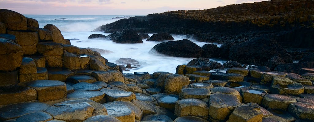 Giant's Causeway en Titanic Experience tour vanuit de cruise port van Belfast