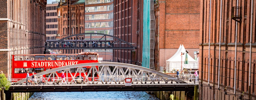 Découverte de Hambourg avec un bus à arrêts multiples et des croisières dans le port et sur l'Alster